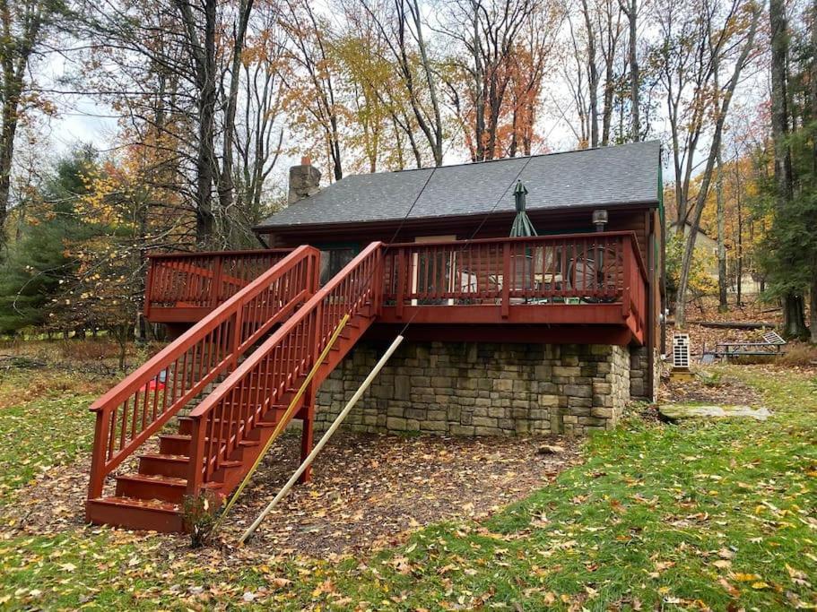 Cubs Den - Hot Tub- Walk To Lake- Fire Pit - Kayaks 오크랜드 외부 사진
